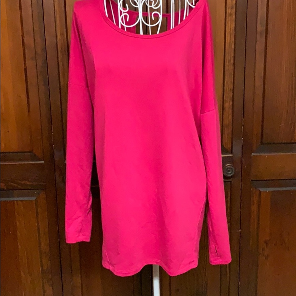 Old Navy active long sleeve top. Medium
